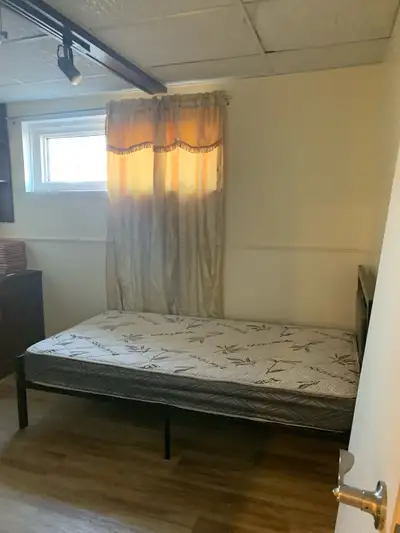 Furnished bedroom for a quiet lady.