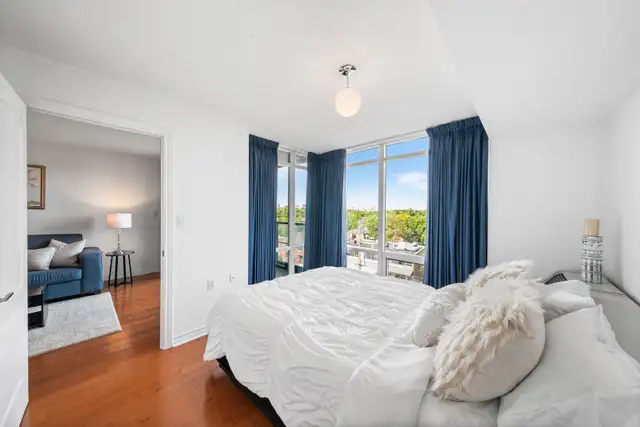 HIGH END CONDO FOR SALE! 2210 Lakeshore Road, #104, Burlington62863755308545122
