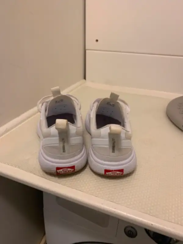 VANS shoe (M 6 / W 7.5) in Men's Shoes in Edmonton - Image 7
