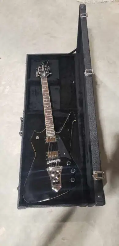 If you are a Big Paul Stanley fan of KISS, You will appreciate this Beauty. PRICED TO MOVE!!! 1999 W...