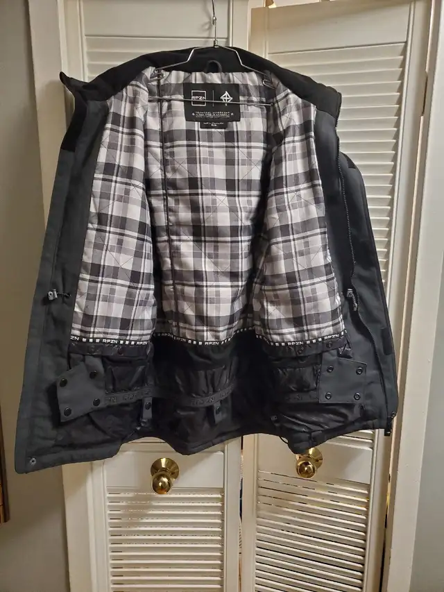 Men's Winter RPZN Jacket size S in Men's in Mississauga / Peel Region - Image 2