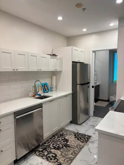 Renovated studio on great part of Sherbrooke appliances included