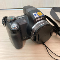 Sony    Cybershot DSC-H5 7.2MP Digital Camera