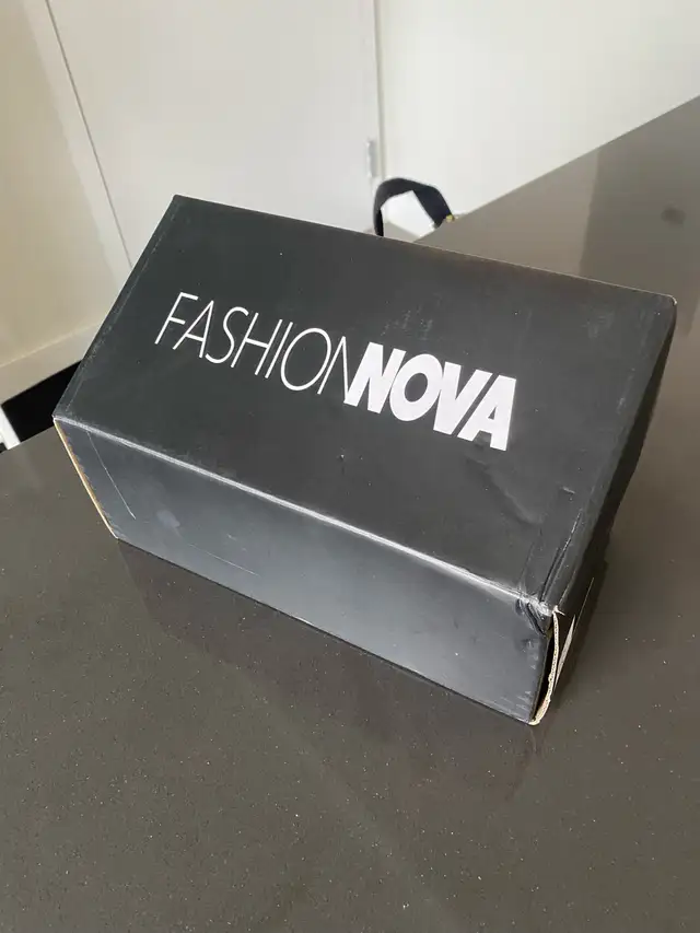 Fashion Nova Heels, Size 9- 10 in Women's - Shoes in City of Toronto - Image 5