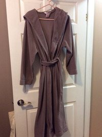 Ladies Robe...  LaVieenRose M/L