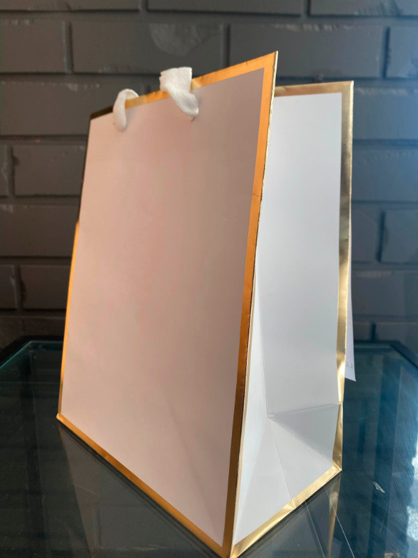 WHITE/GOLD TRIM BAGS (S-M-L) in Other Business & Industrial in City of Toronto - Image 3