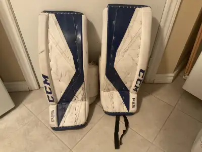 Goalie pads ccm Lefebvre speed skin 28 inches just need a cleani, View more