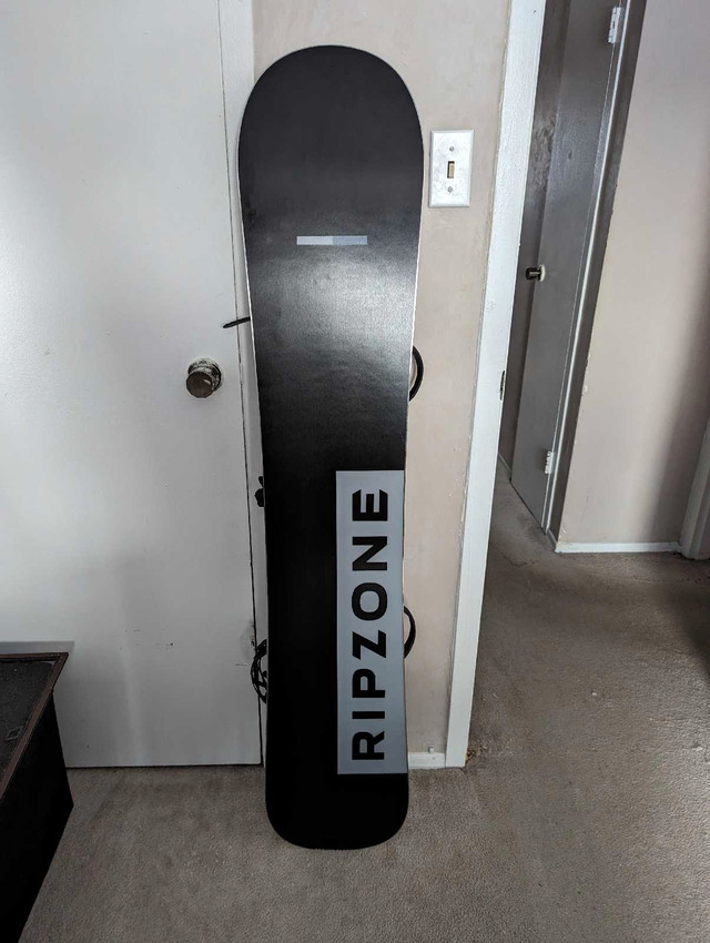 Ripzone Snowboard + Bindings in Snowboard in Hamilton