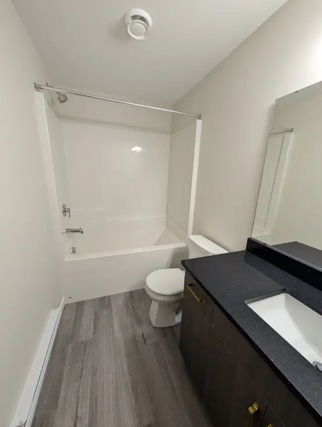 Fully Furnished 950 sqf Legal Basement Suite in Westerra, Regina