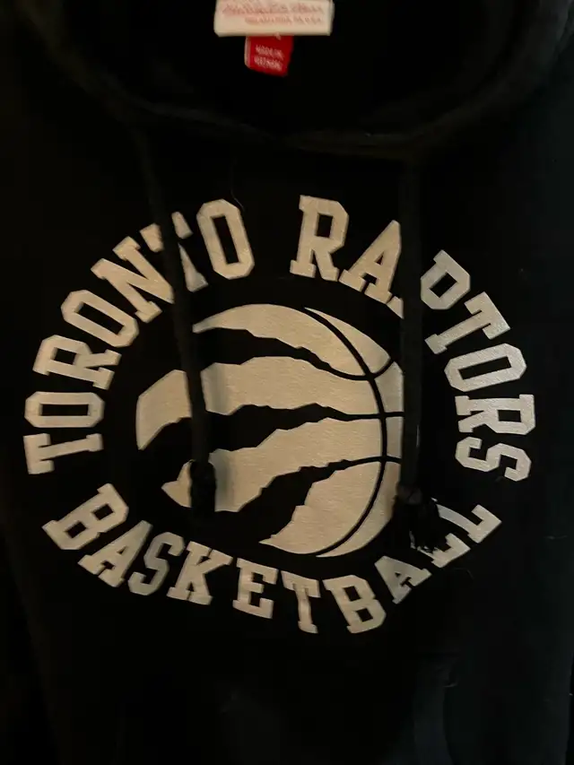 Mitchell & Ness Toronto Raptors Hoodie in Men's in City of Toronto - Image 3