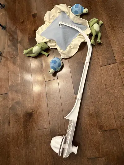Crib carousel