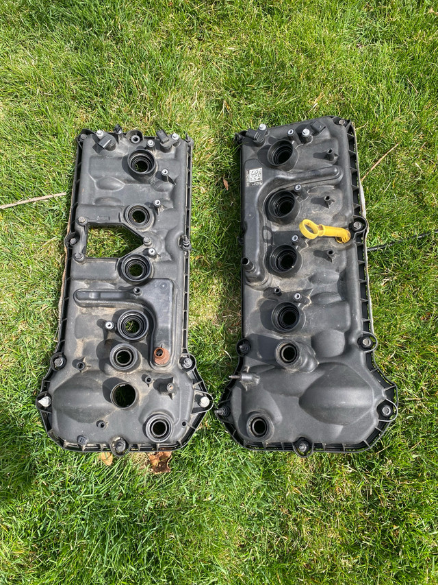 2018-2023 Mustang GT Valve Covers in Engine & Engine Parts in Oshawa / Durham Region