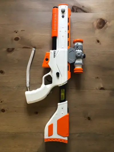 Comes with dongle, no sensor bar