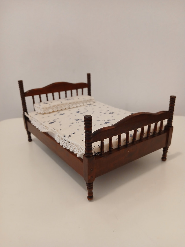 Dollhouse 7-Piece Bedroom Furniture in Arts & Collectibles in City of Toronto - Image 2