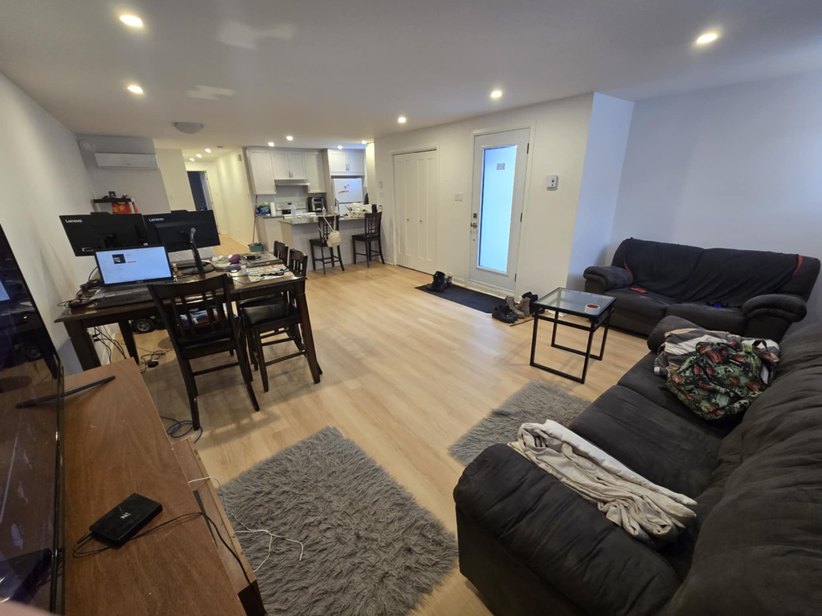 5 1/2 AHUNTSIC - 1e Novembre, 3 chambres fermees, Marche Central — photo 2