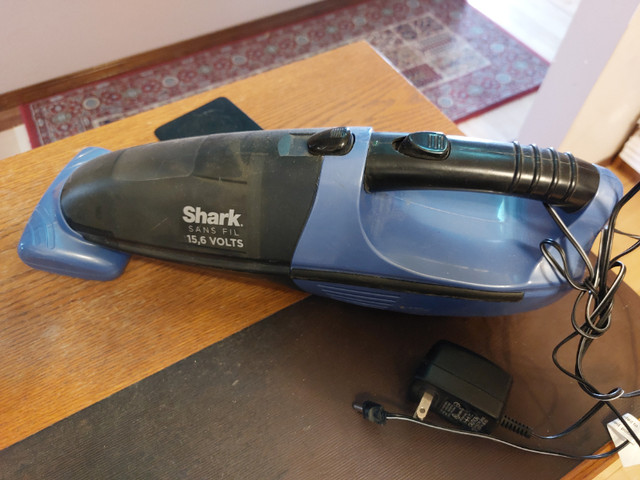Shark Handheld Vacuum, used few times in Vacuums in Calgary - Image 3