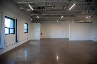 Open 2nd floor studio with freight elevator, column free, 2 pc washroom, polish concrete floors and...