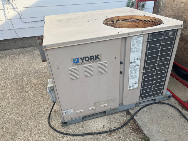 York outdoor furnace / AC package unit in Heaters, Humidifiers & Dehumidifiers in Windsor Region - Image 4