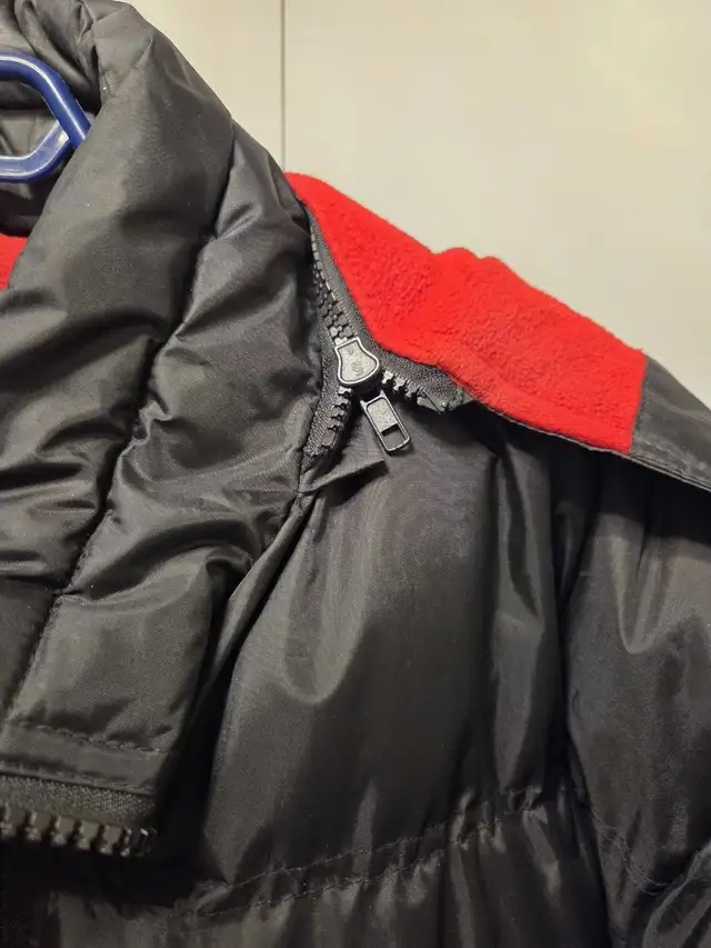 THRE3 Puffer Jacket in Men's in Laval / North Shore - Image 4