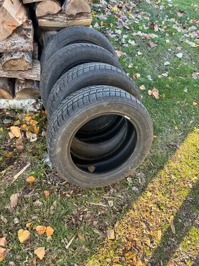 4-Goodyear WinterCommand snow tires. 215/55R16, 2 tires have 1 season on them and 2 have 2 seasons....