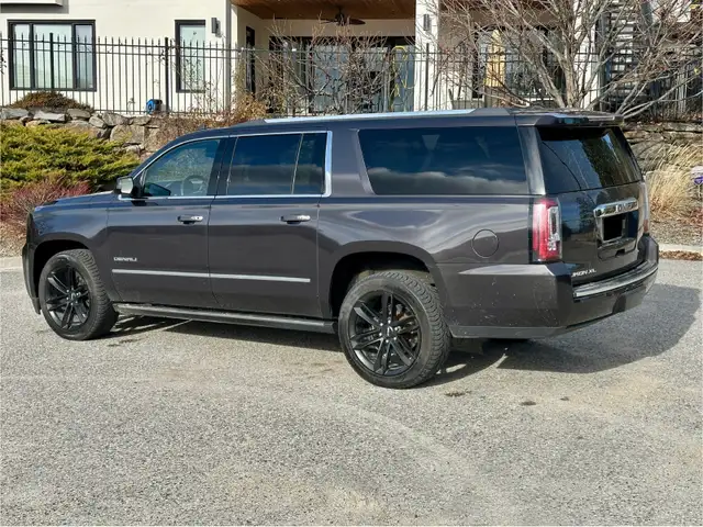 2017 GMC Yukon XL Denali 4WD in Cars & Trucks in Kelowna - Image 6