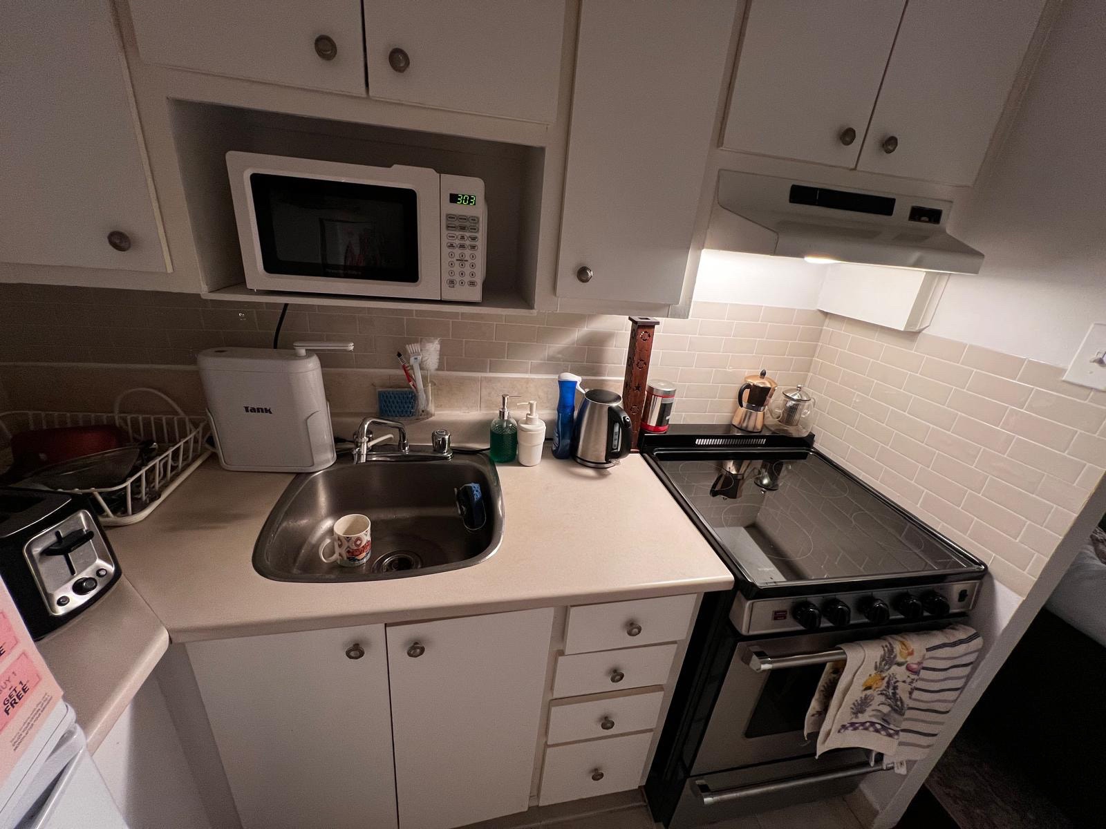 LEASE TRANSFER Cession de bail 2 1/2 studio in downtown Montreal — photo 3