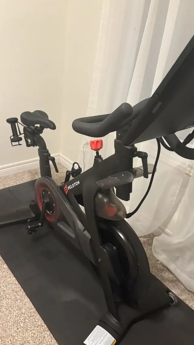 Peloton Bike with accessories & shoes in Other in Oakville / Halton Region - Image 3