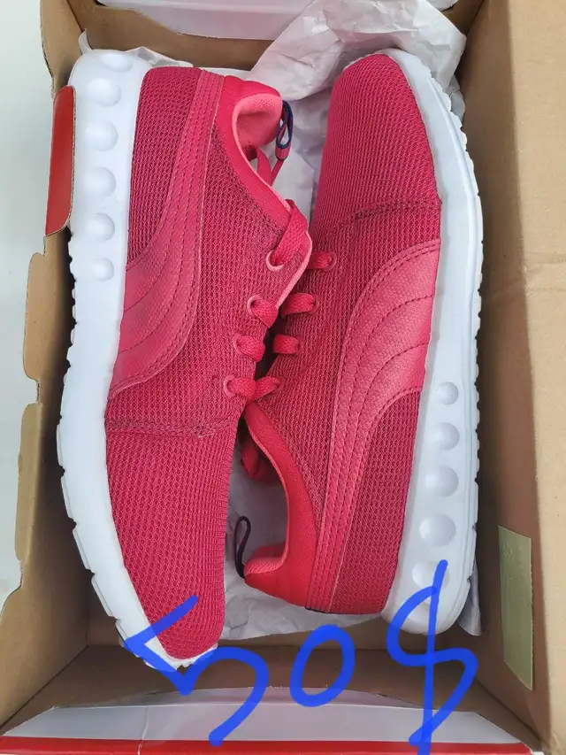 soulier sport running  puma in Women's - Shoes in City of Montréal - Image 3