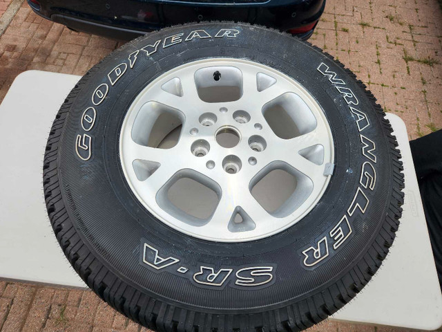 Jeep Cherokee rim and tire in Tires & Rims in Kitchener / Waterloo