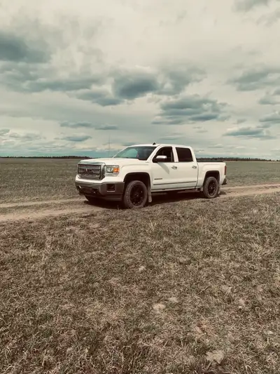 2014 5.3 gmc sierra 1500 No trades Has a newer motor, transmission, and drive train from a 2019 5.3...