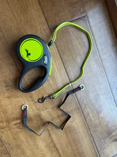 Various items various prices for a pup around 12.5 kg Extendable leash - $15 Harness - $10 Foldable...
