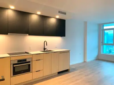 25th Floor, 13738 Central Avenue, Surrey, BC. - Interior area 495 square feet, Balcony 126 square fe...
