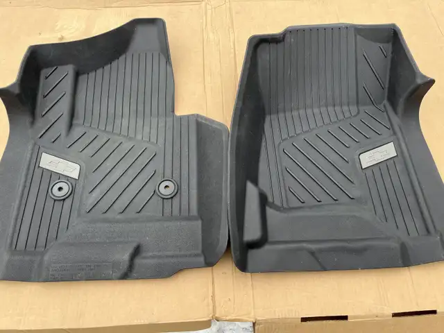 GM Silverado/Sierra all weather floor mats. GM & Huskyliners in Other Parts & Accessories in Owen Sound - Image 3
