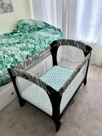 Graco pack and play playard playpen with mattress