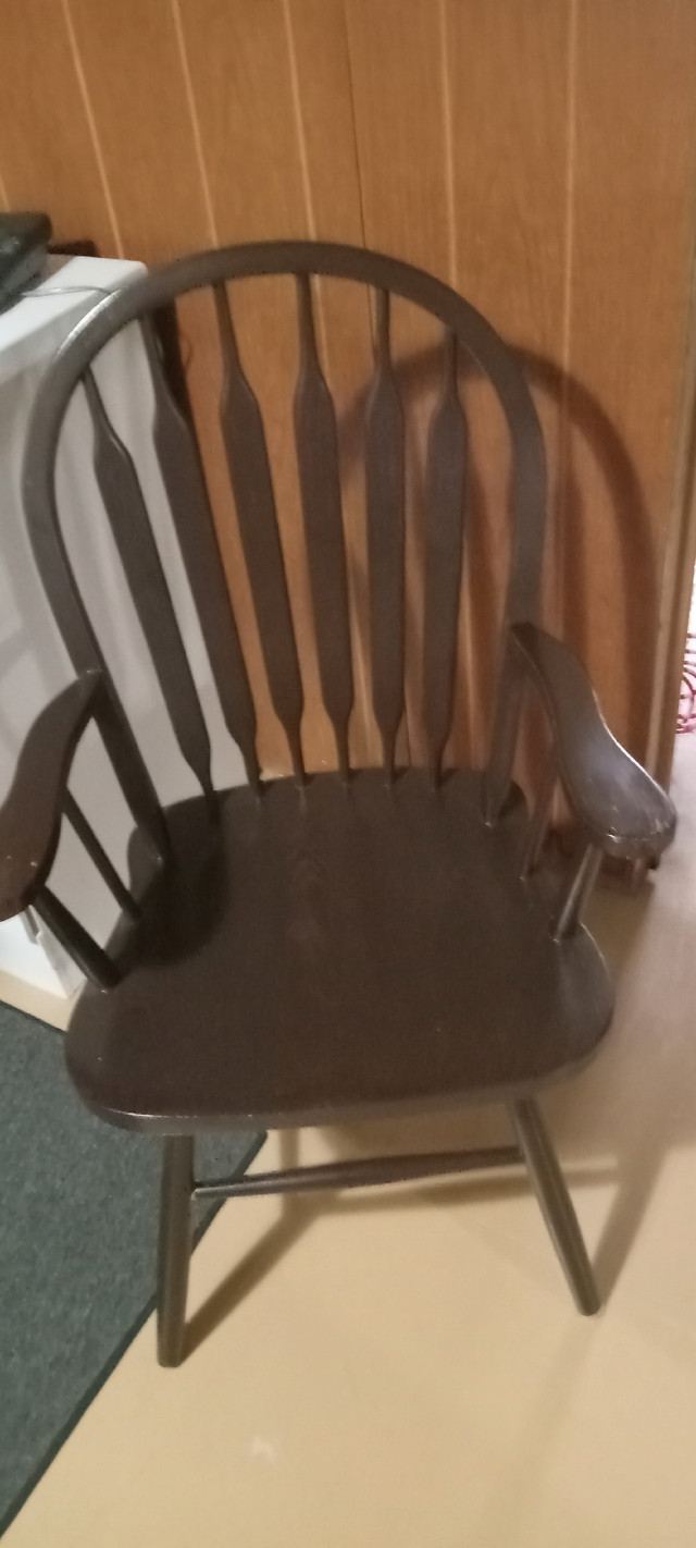 Arm Chair in Chairs & Recliners in Winnipeg