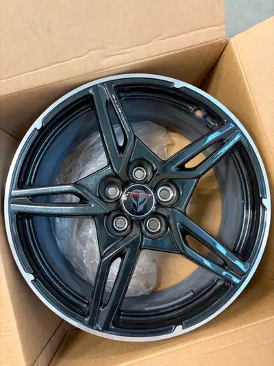 Brand new Factory C8 wheels. Took them off the car before being driven. $1200