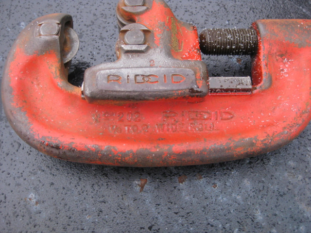 Pipe Cutter RIGID #202-wide roller in Hand Tools in Truro - Image 2