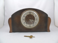 Antique Seth Thomas Mantel Clock With Key