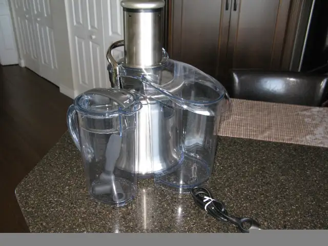 BREVILLE JUICE FOUNTAIN COLD XL in Processors, Blenders & Juicers in Brockville - Image 5