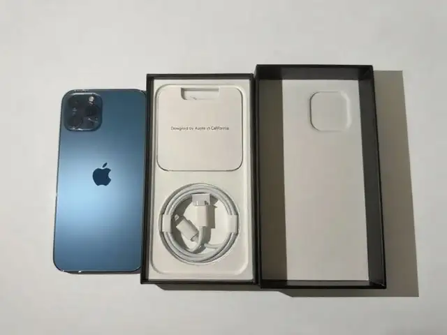 【99% NEW】iPhone 12Pro 128GB (Pacific Blue) in Cell Phones in Markham / York Region - Image 3