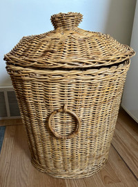 Large Wicker Lidded Basket with  Handle