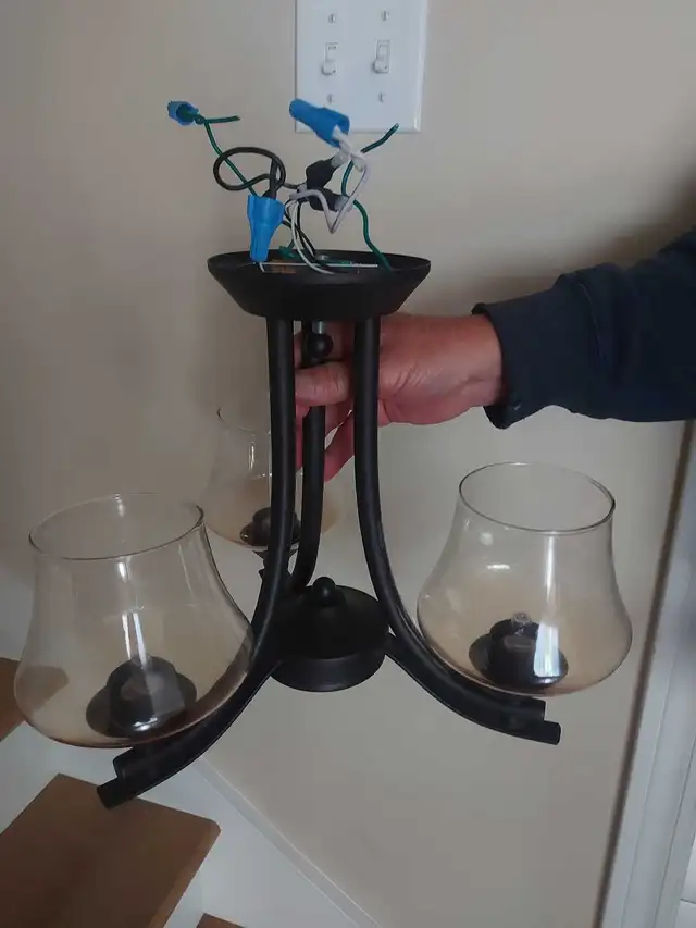 hanging light fixtures  in Indoor Lighting & Fans in Moncton - Image 6