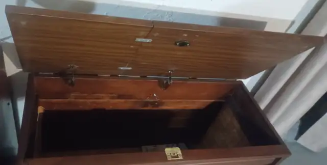 Coffre à jouets in Dressers & Wardrobes in Edmundston - Image 3