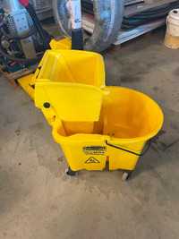 RUBBERMAID MOP WRINGER BUCKET (Not a cheap knockoff)NEW $50