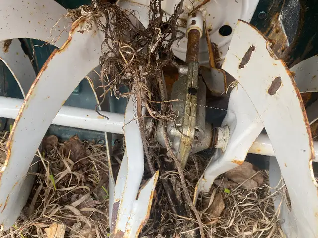 Snowblower Parts and Tractors in Snowblowers in Regina - Image 6