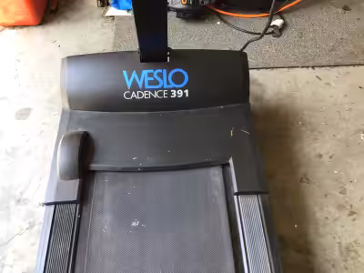 WESLO Cadence. 391. Treadmill Works well. $30 Call 613-439-8772