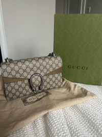 Gucci: Dionysus GG Small Shoulder Bag 