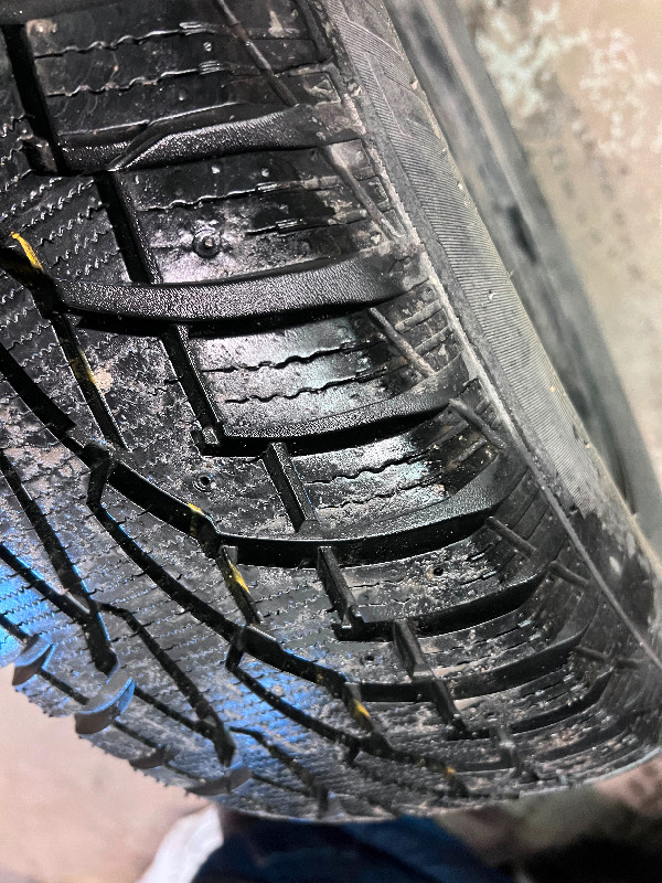 Uniroyal winter tires 225/65R17 with rims only driven 4000km in Tires & Rims in Ottawa - Image 2