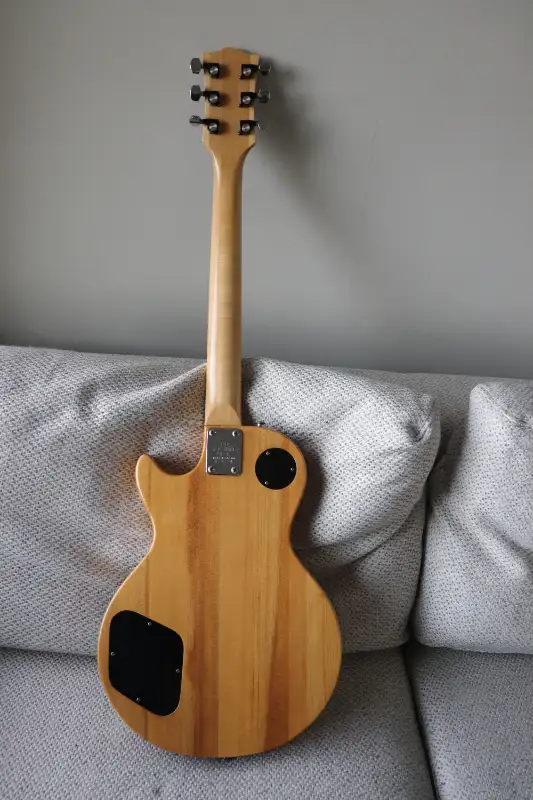 Les Paul Japanese Vintage Electric Guitar– Granada in Guitars in Hamilton - Image 10