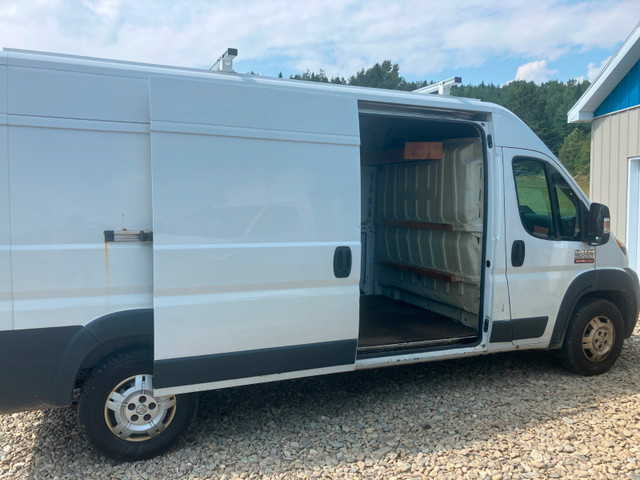 Pro-Master 2500 Diesel dans Autos et camions  à Lévis - Image 3